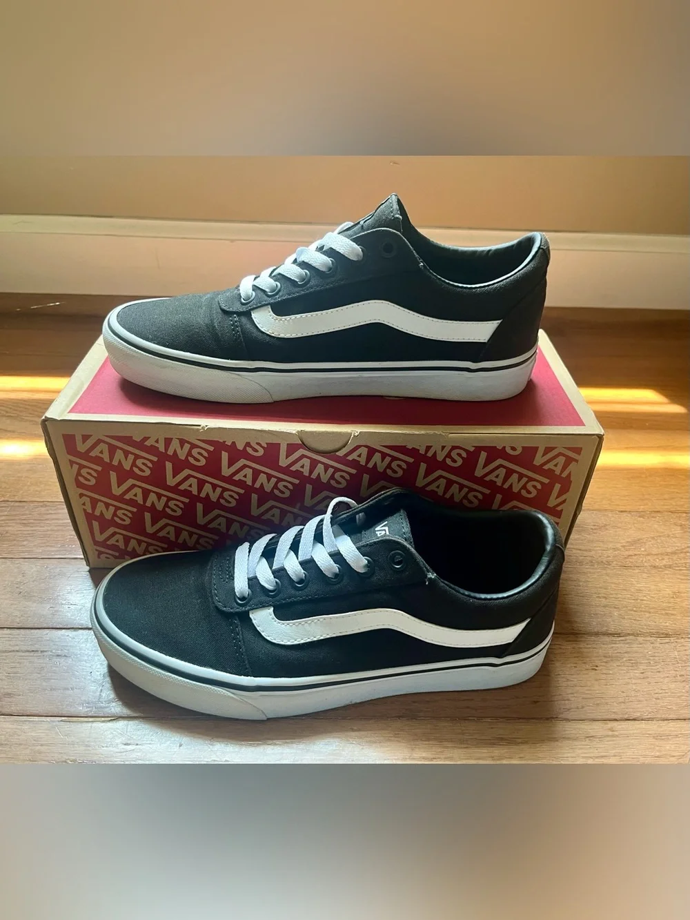 Women’s Vans Ward (Canvas) Sneakers